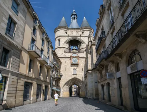 Découvrez la Grosse Cloche en taxi Bordeaux